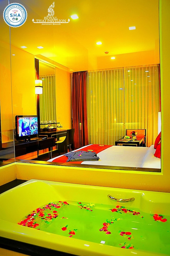Royal Thai Pavilion Jomtien Boutique Resort 70/78