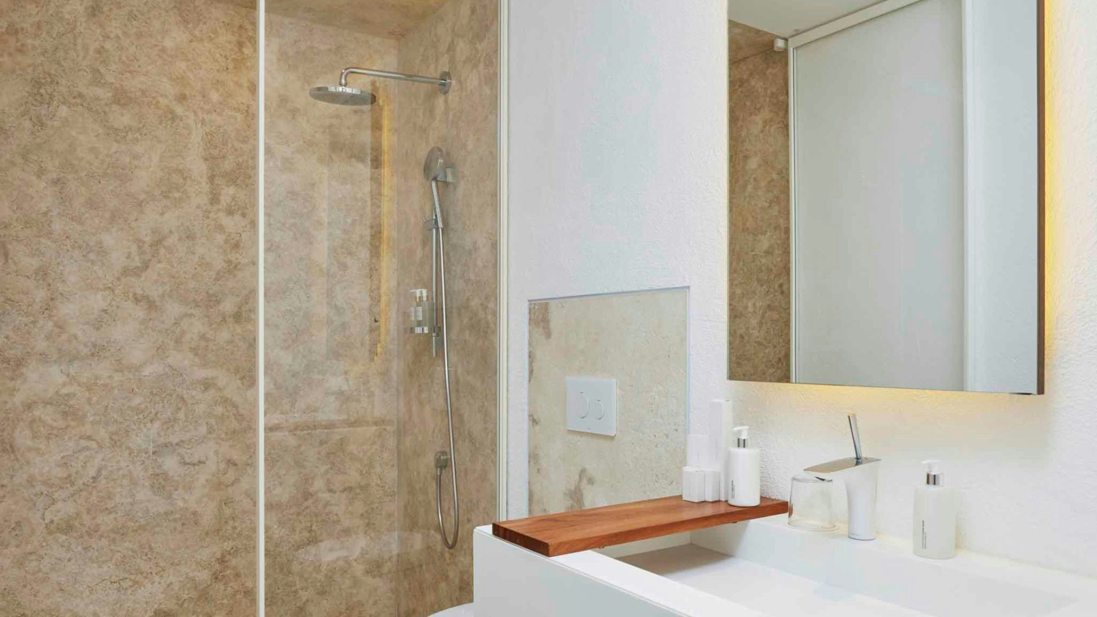 2 Bedrooms, Suite, 1 King and 2 Double Beds, Ocean View