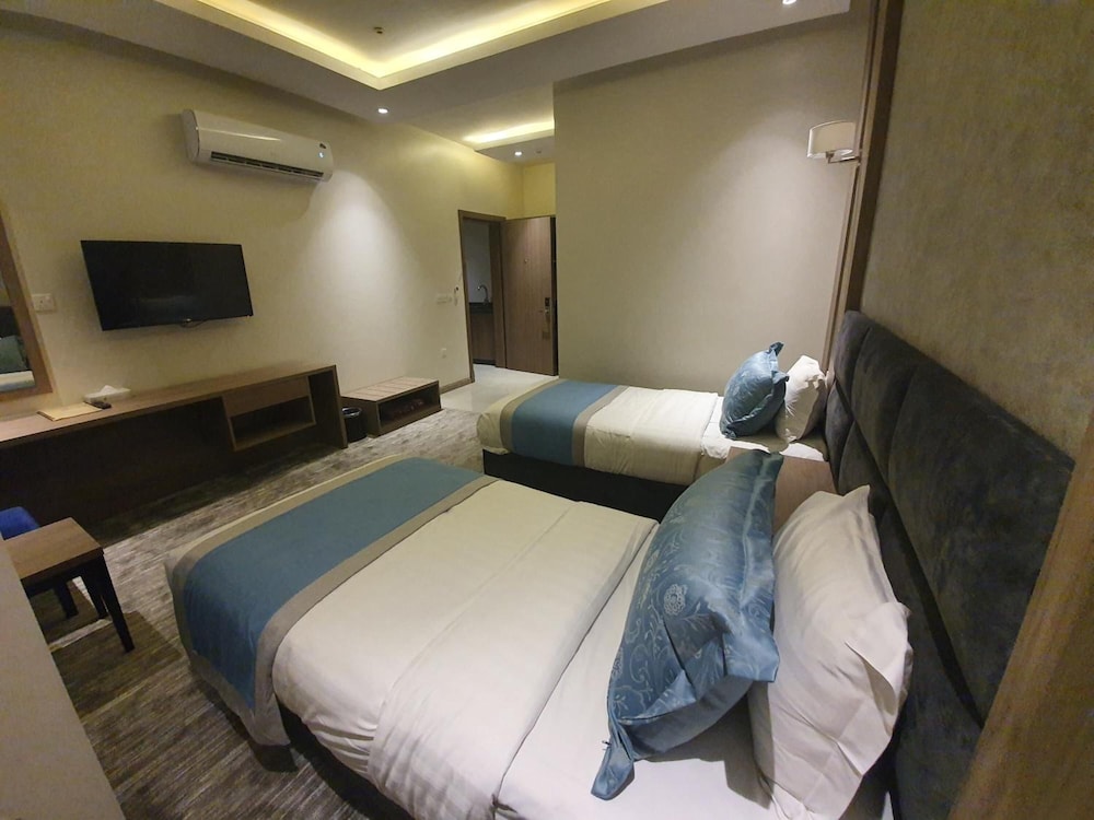 Lian Park Hotel 13/72