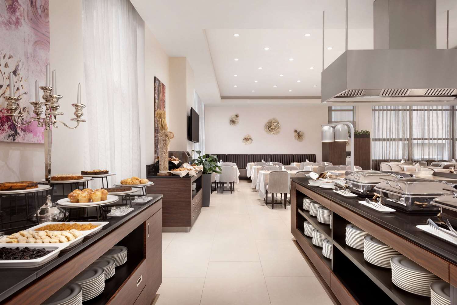 Ramada Hotel and Suites by Wyndham Yerevan 45/45