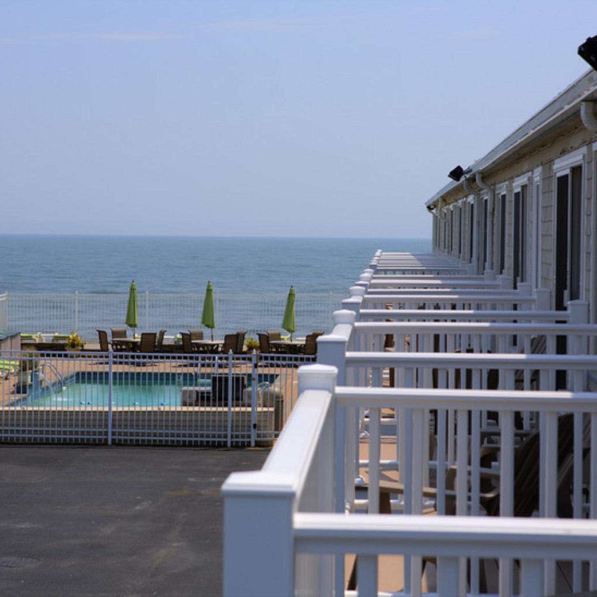 The Corsair & Cross Rip Oceanfront Hotel 4/50