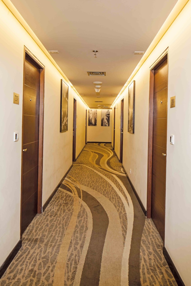 Midtown Hotel Surabaya 51/62