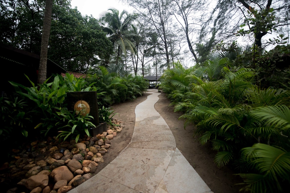MONTEGO BAY BEACH VILLAGE 33/50