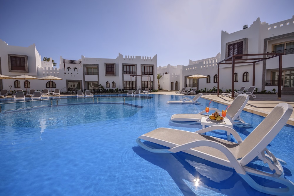 Al Diwan Resort 44/46