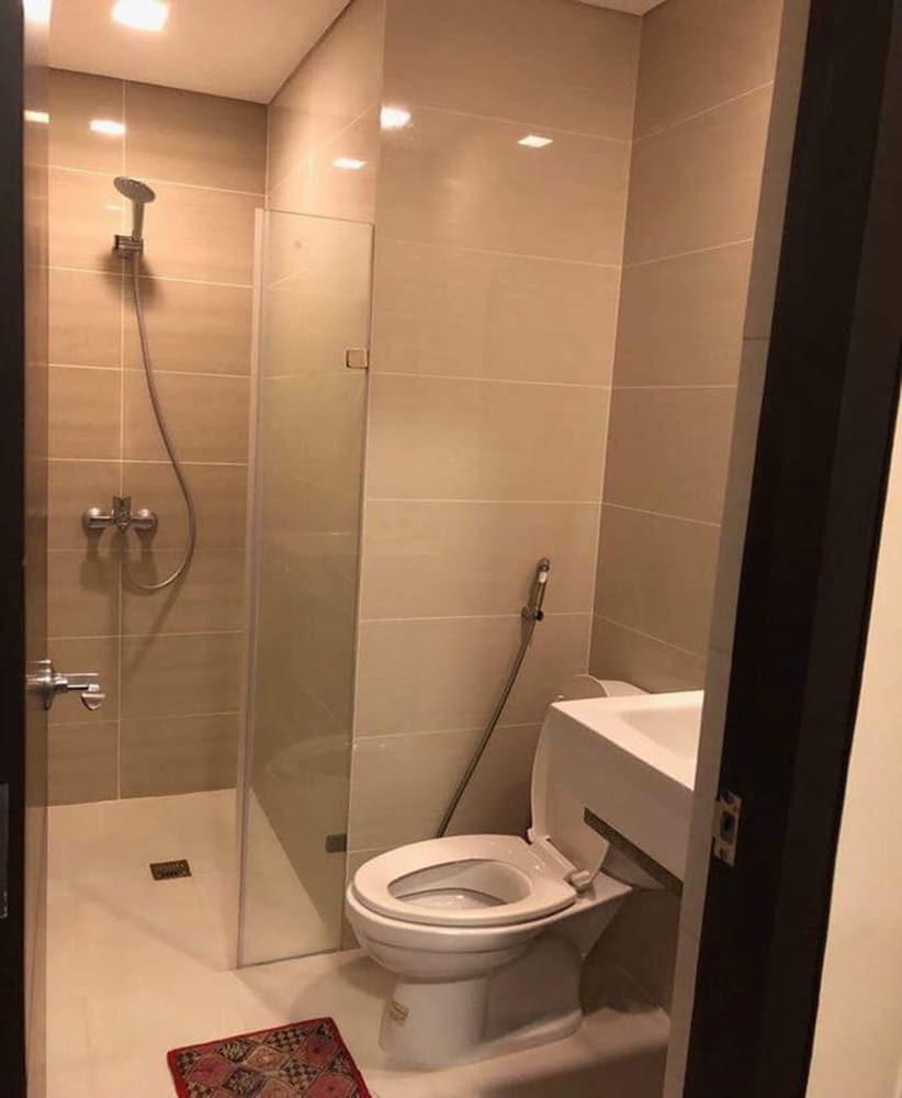 Favila Condotel Unit At 101 Newport Boulevard 25/26