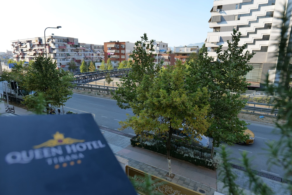 Hotel Queen 11/34