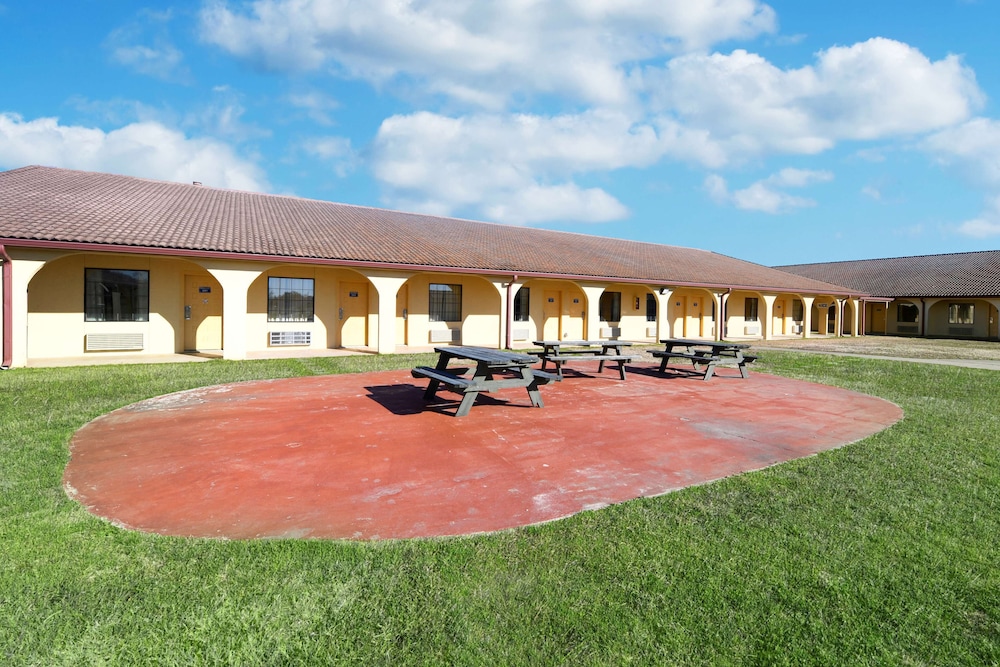 Americas Best Value Inn 5/40