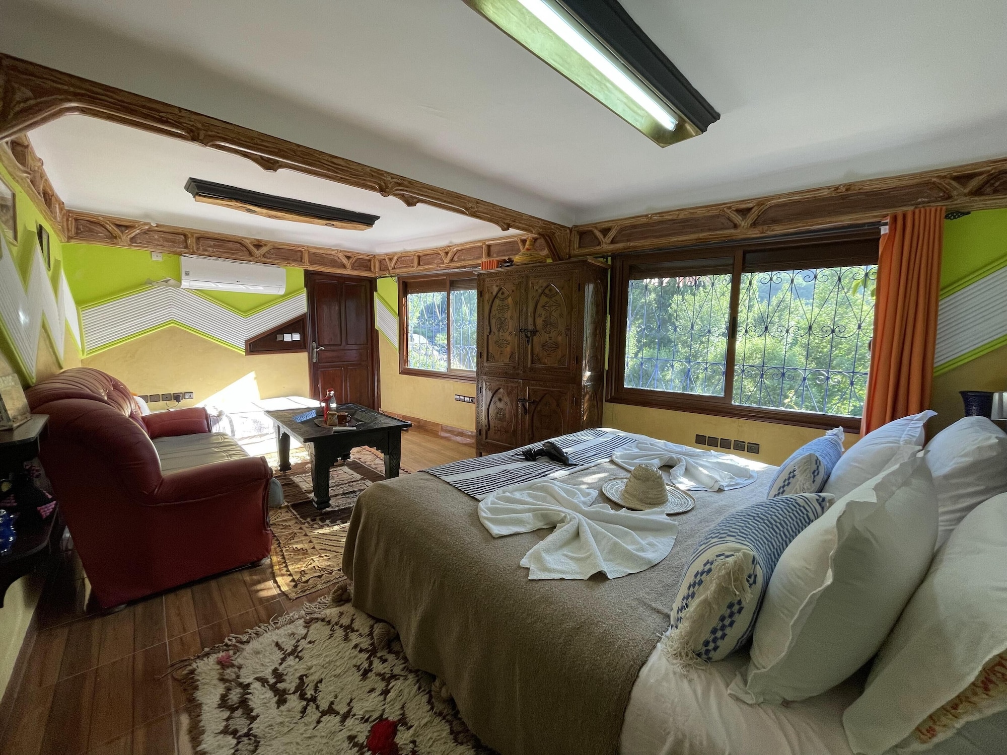 COMFORT, DOUBLE OR TWIN BED