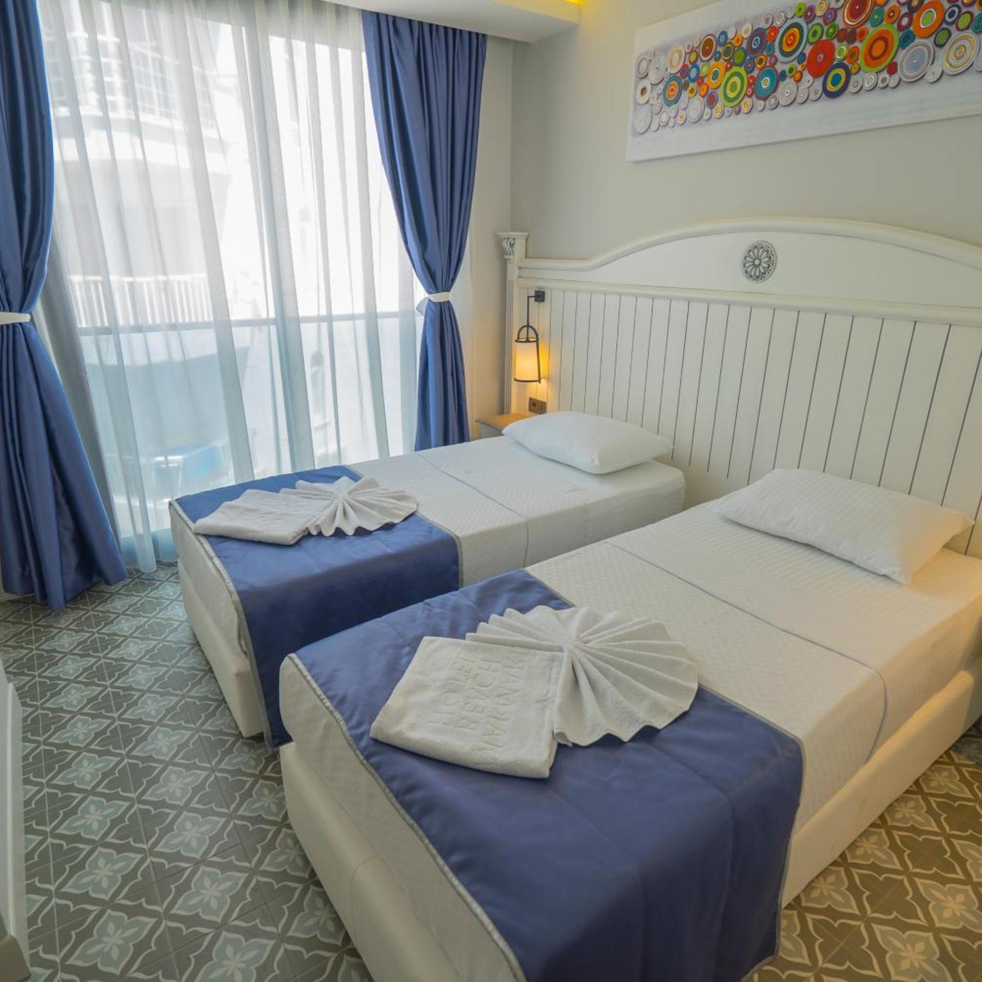 Room, Double or Twin Bed, Side Sea View