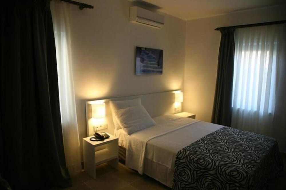 Anemos Hotel 4/46