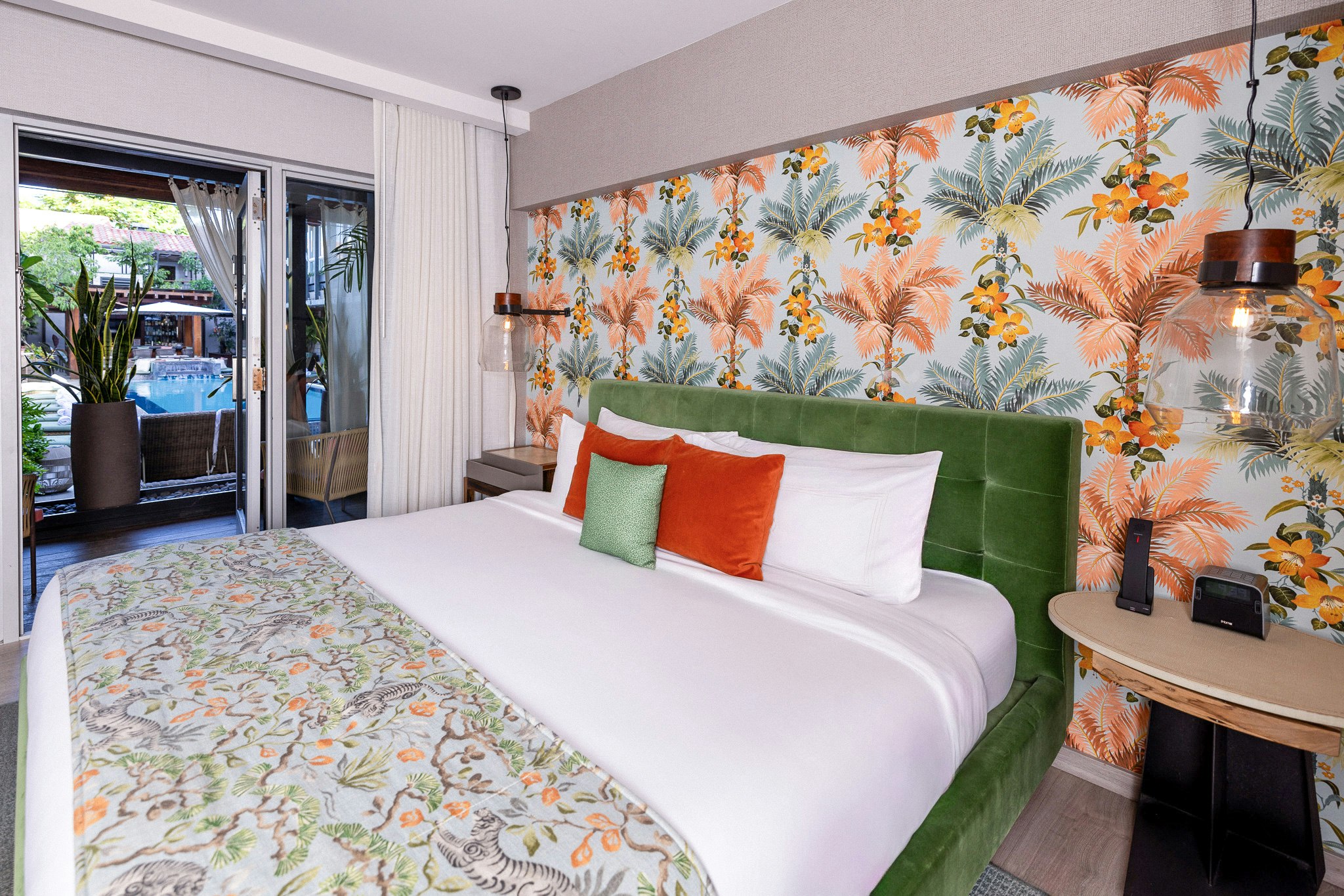 Pool, King Bed