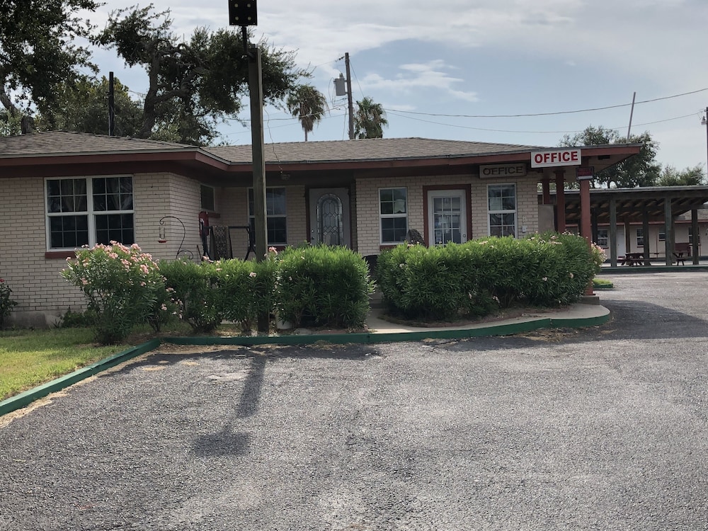 Bayfront Cottages 23/28