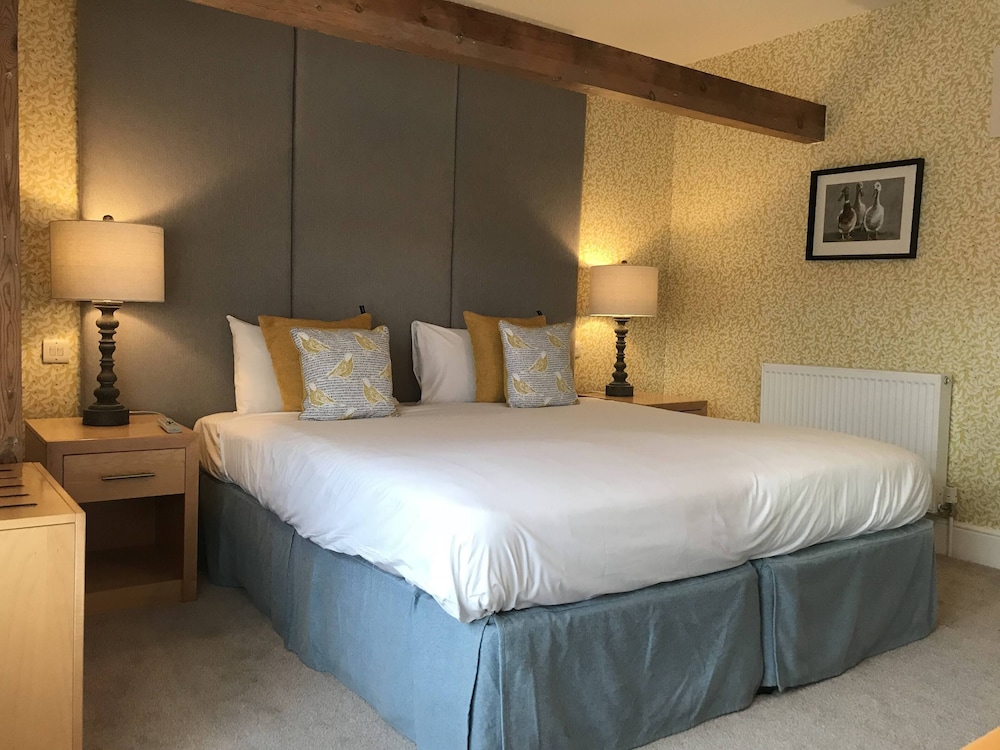 The Highworth Hotel 12/48