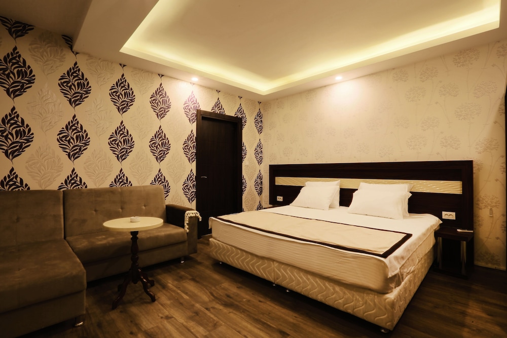 Azd House Hotel 7/50