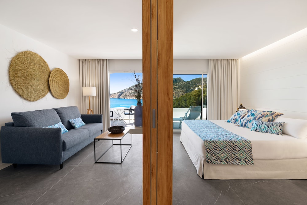 SUITE, KING BED, SOFA