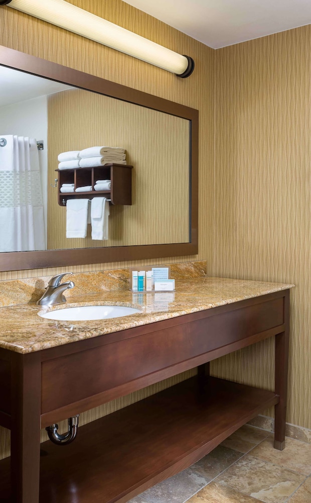 Hampton Inn Zanesville 22/24