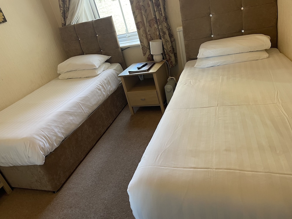 Diamonds Lodge Ltd (Ex Crossways Guest House) 10/34