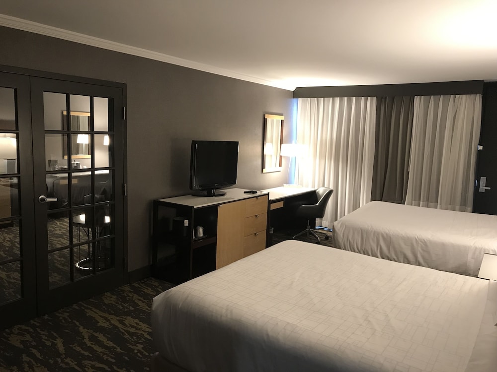 Wyndham Lancaster Resort and Convention Center 9/50