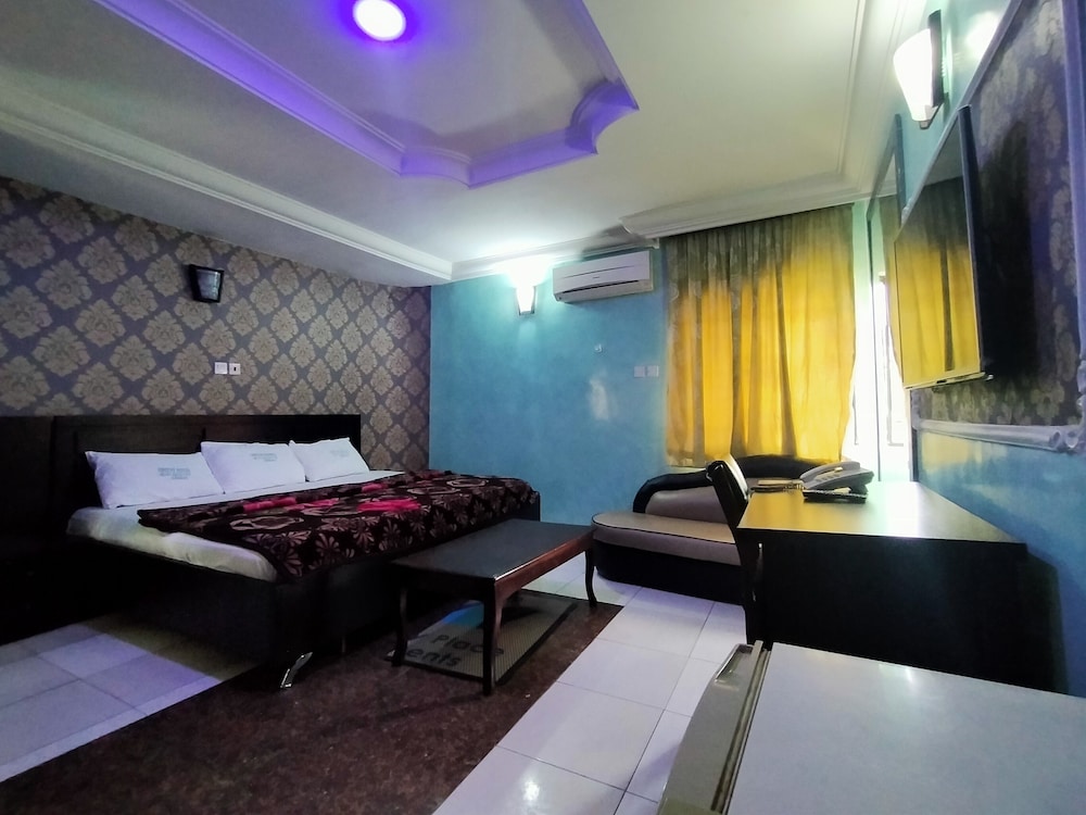 Orient Hotel & Plaza Ltd 10/26