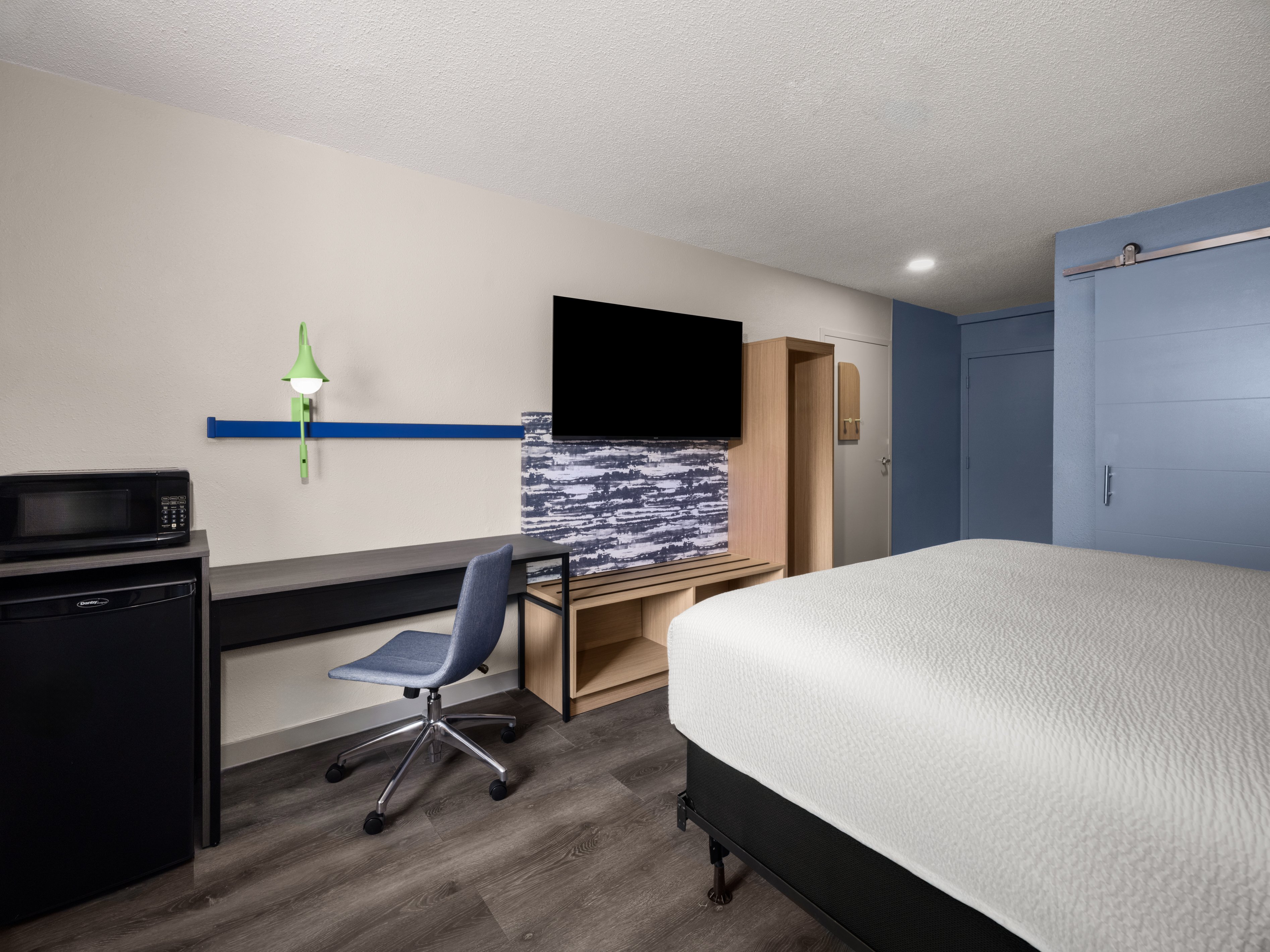 Econo Lodge Inn Suites Greenville 60/69