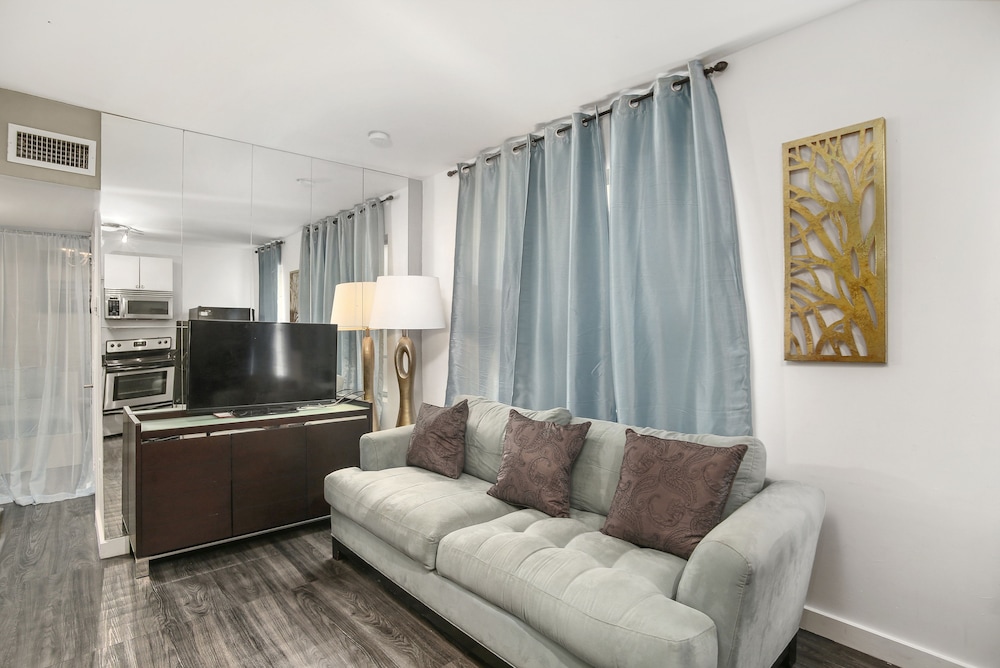 Apartment on the Beach 10/33
