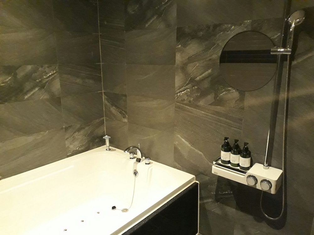 2Day Hotel 42/50