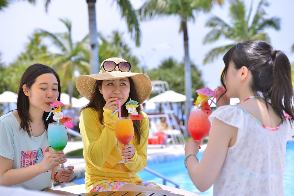 Kanucha Bay Hotels and Villas 72/80