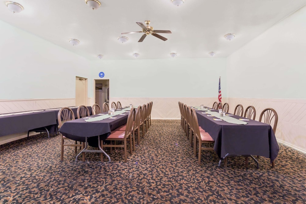 Days Inn by Wyndham Delta CO 30/36