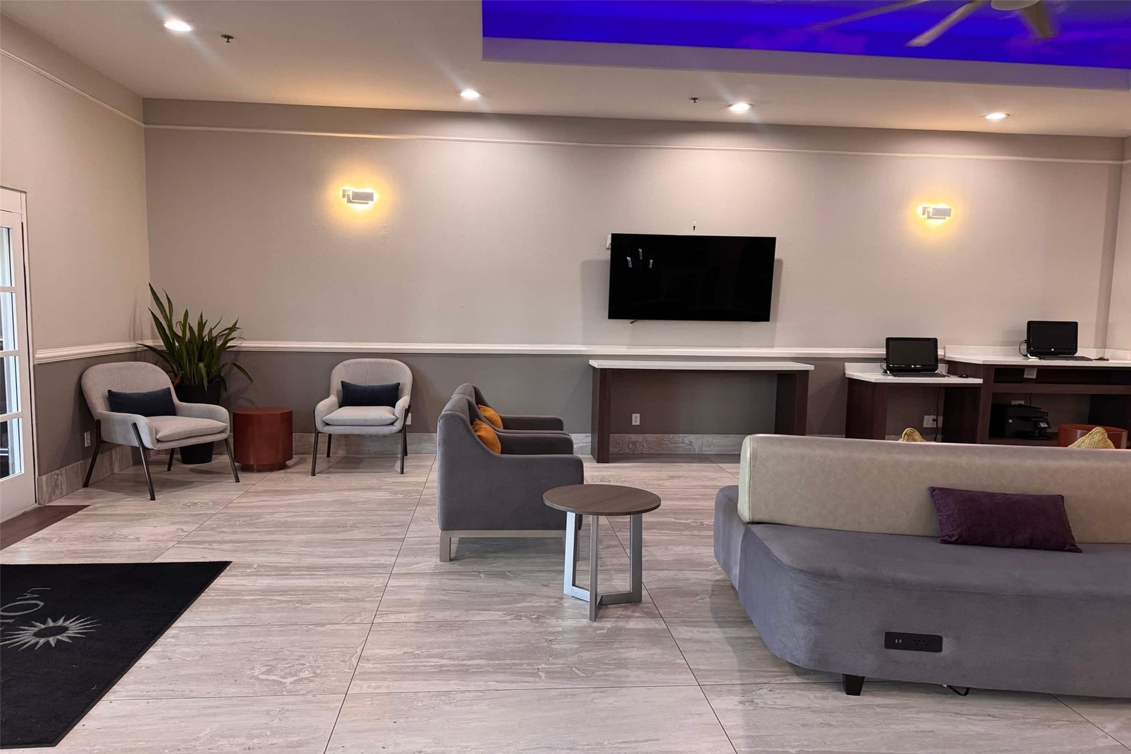 La Quinta Inn and Suites by Wyndham Alamo - McAllen East 32/45