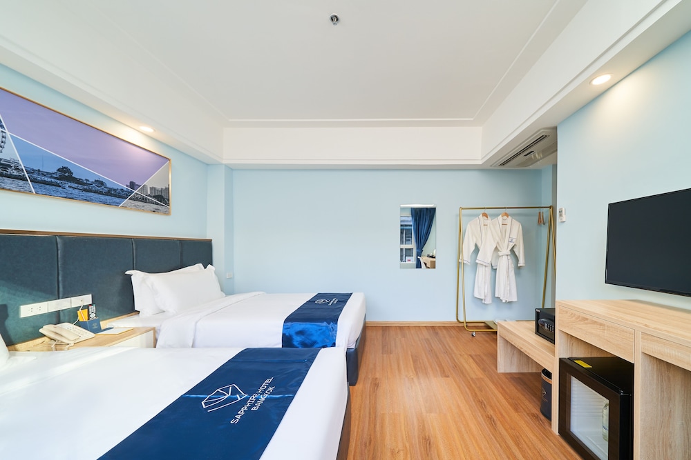 Sapphire Hotel Silom Bangkok 8/48