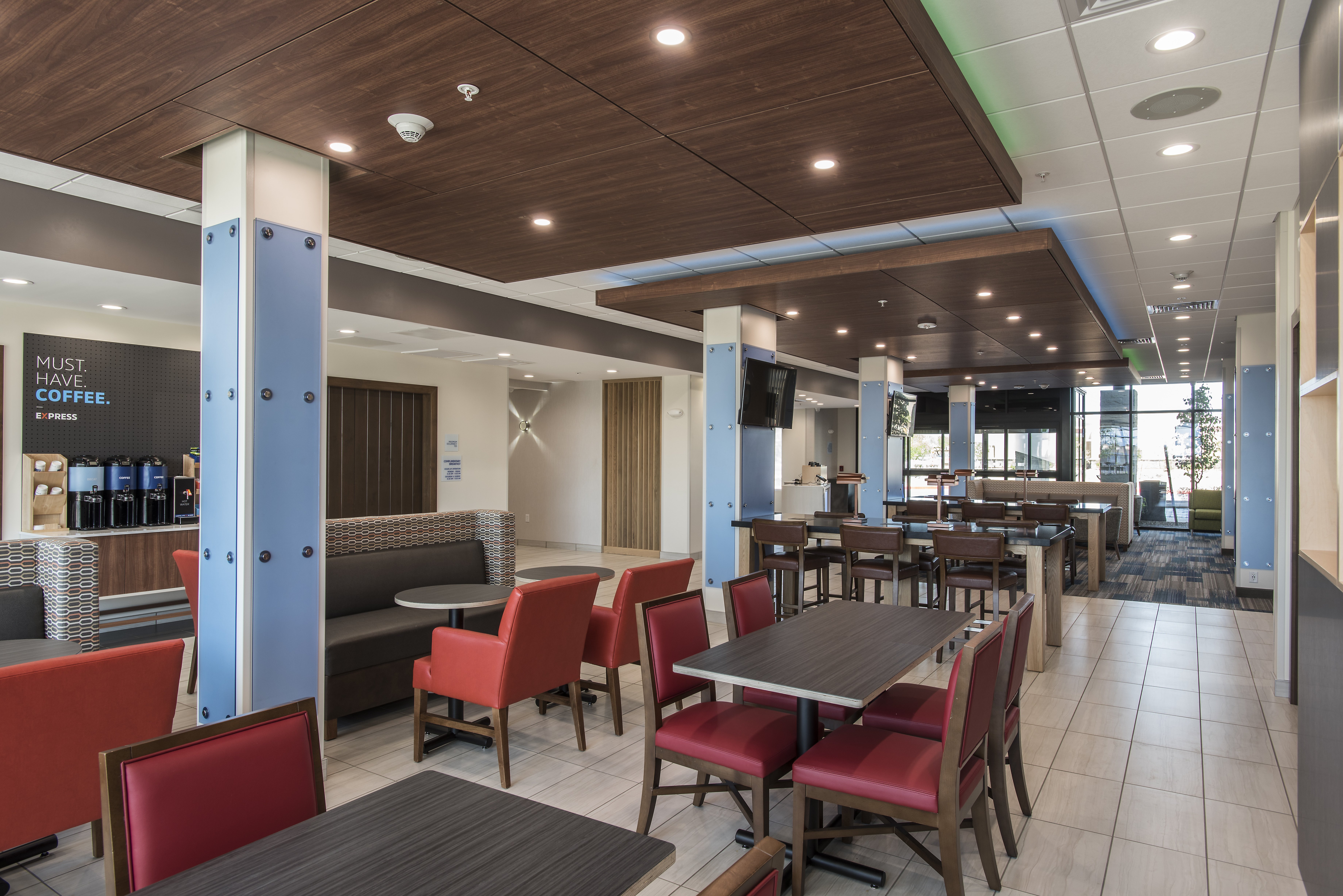 Holiday Inn Express and Suites Phoenix North Happy Valley an IHG Hotel 44/64