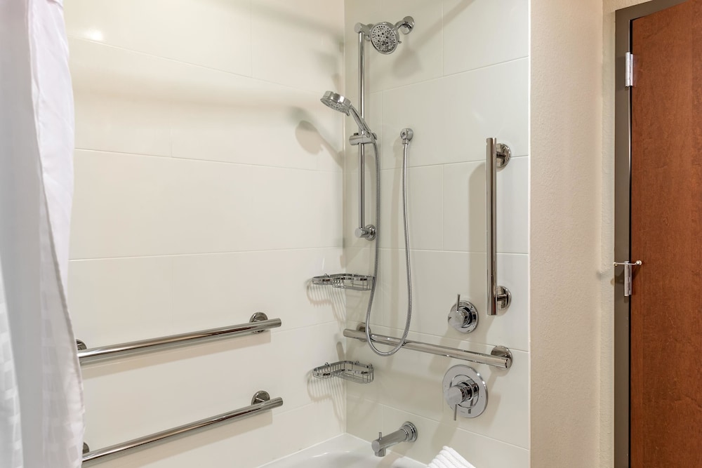 Comfort Inn & Suites Boise Airport 11/51