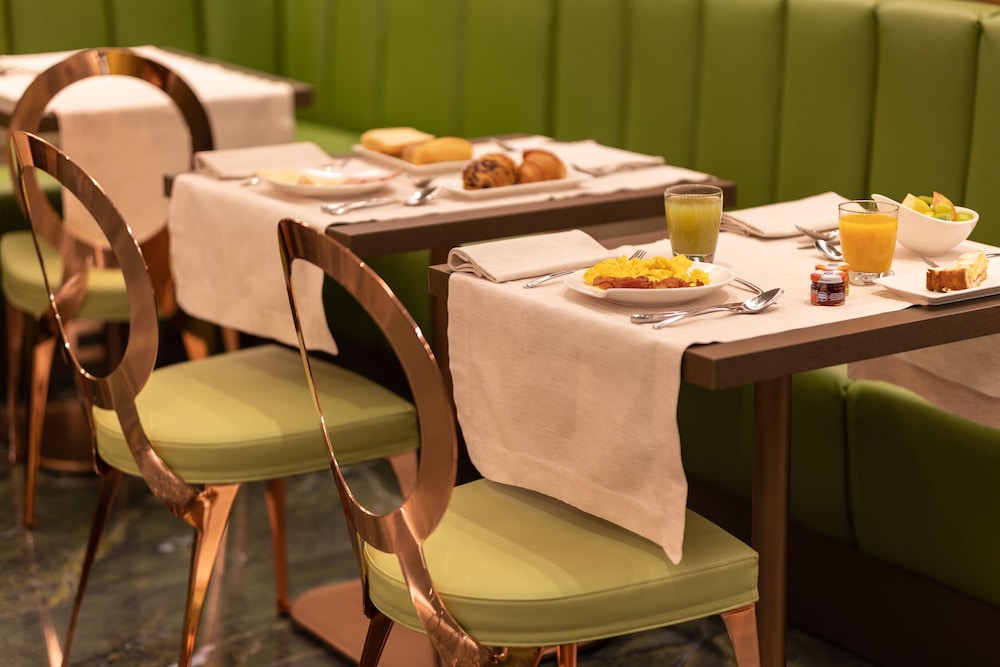 Ariston Hotel Milan 54/68