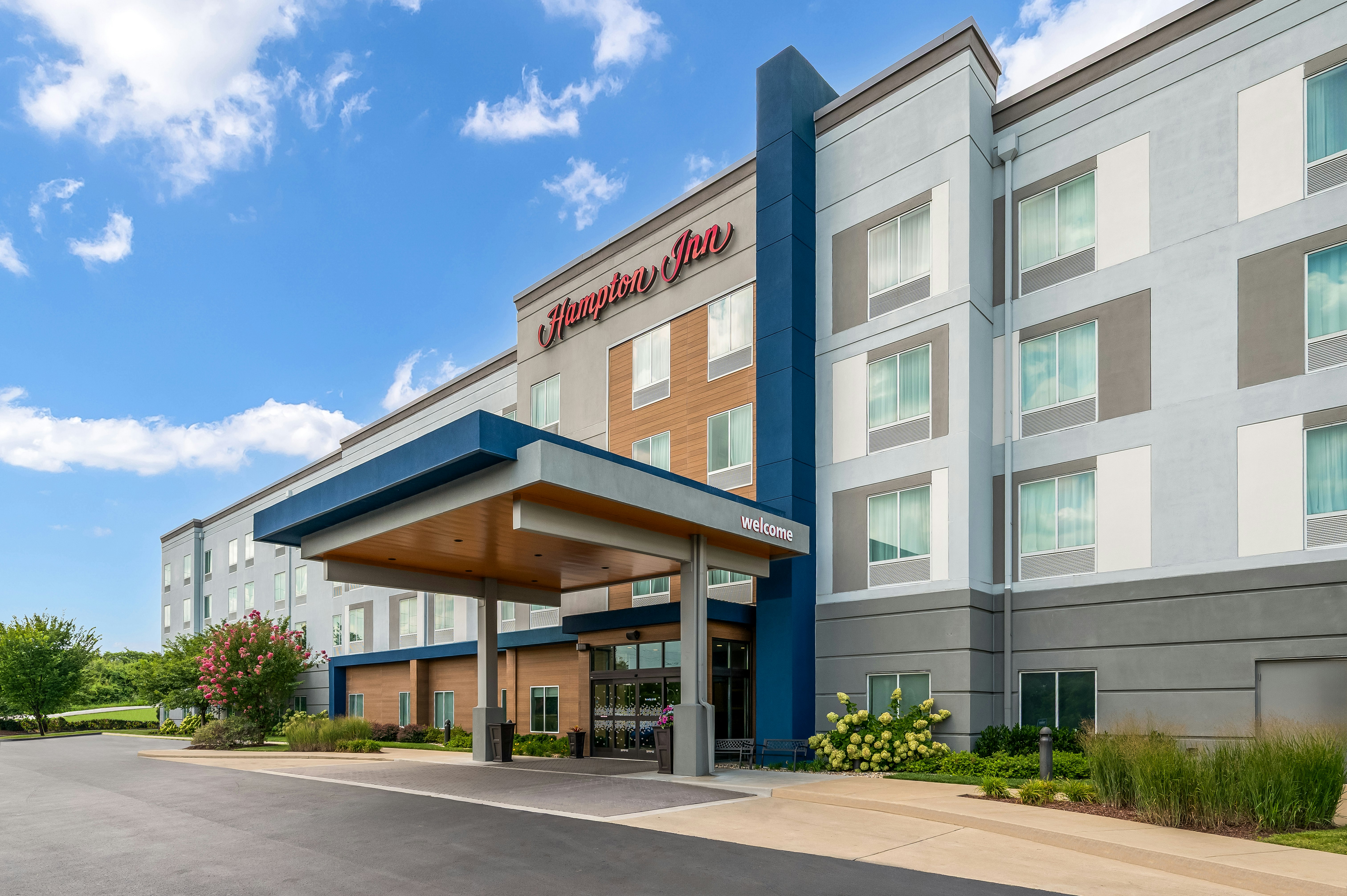 Hampton Inn By Hilton Nashville Airport Century Place 40/42