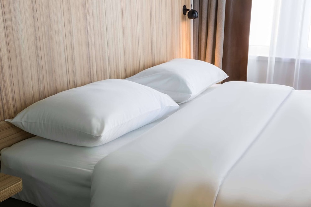 Park Inn by Radisson Bournemouth 16/32