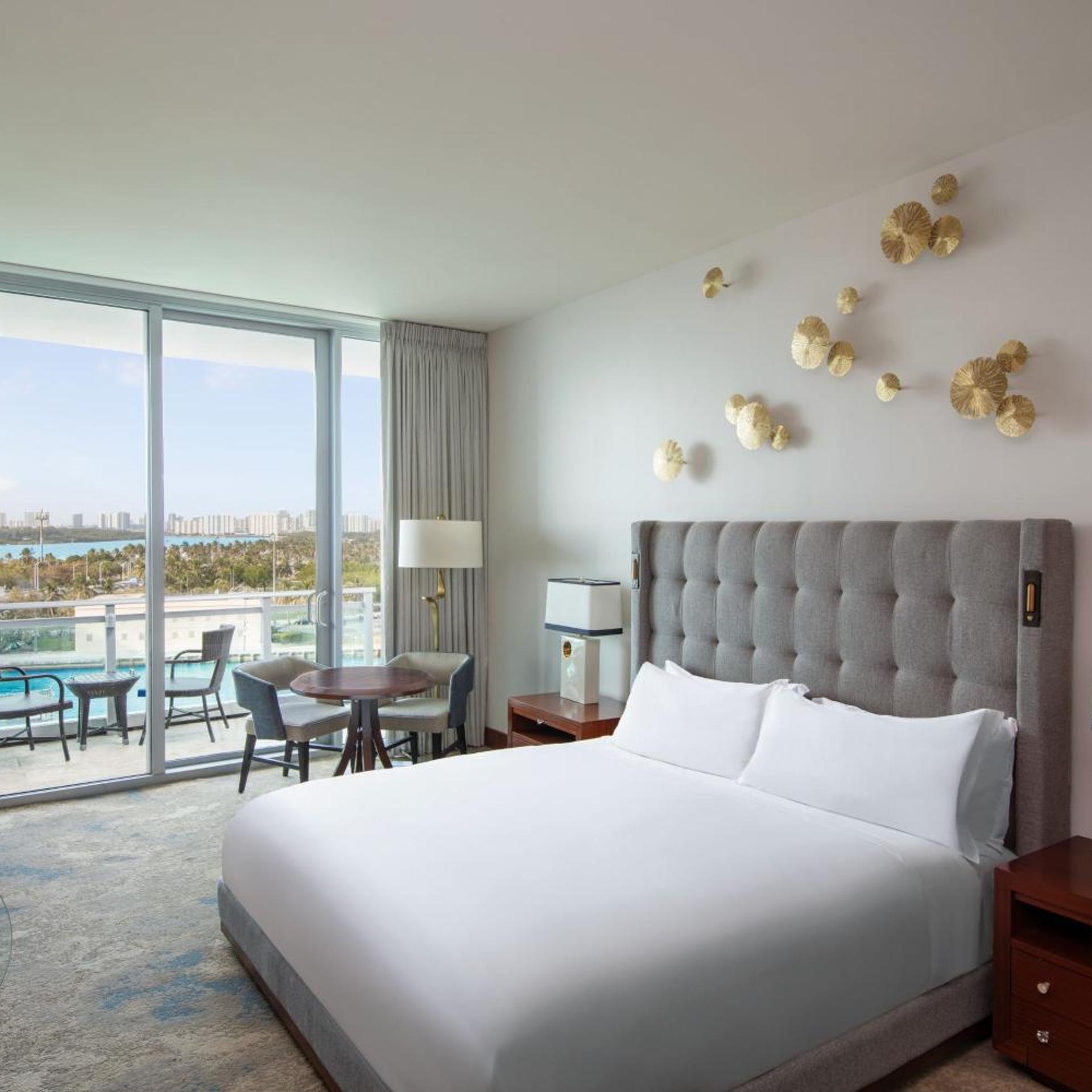 Room, King Bed, Coastline View