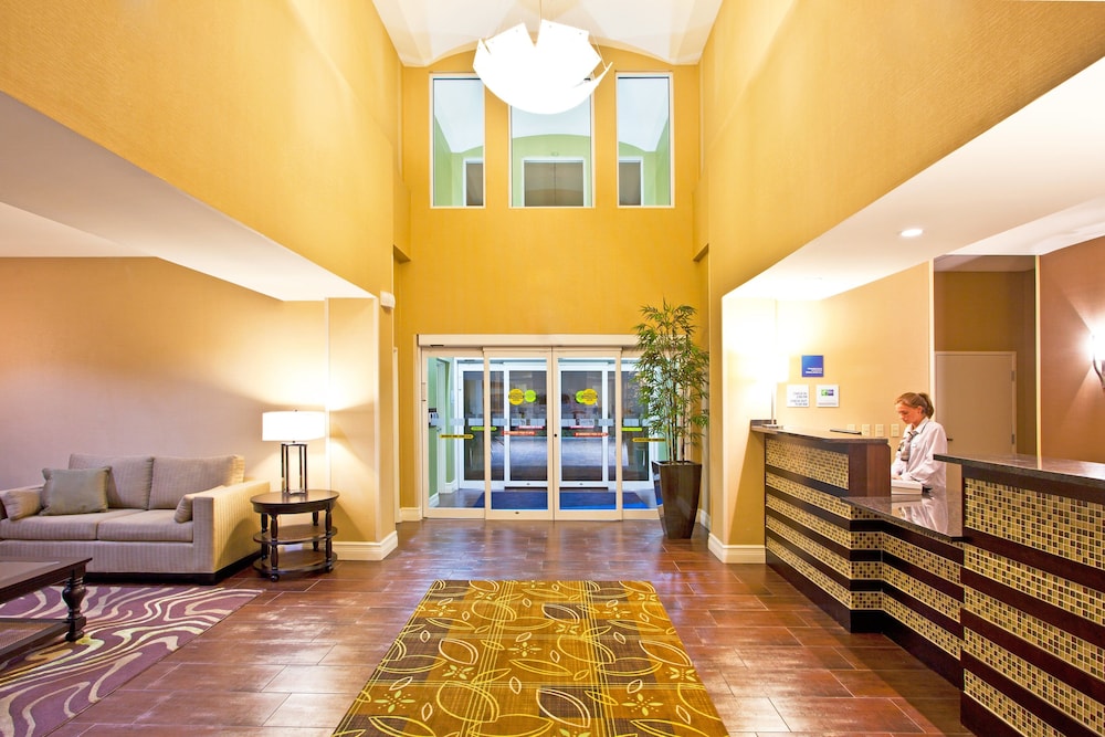 Holiday Inn Express Hotel Suites Saint Augustine North 48/77