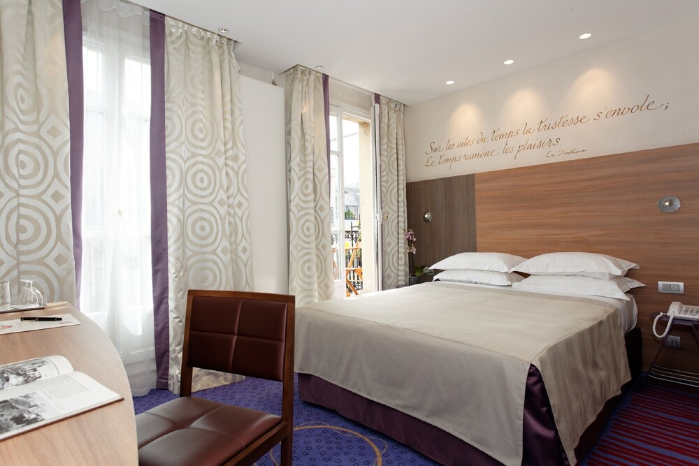 Hotel de Sevigne 18/80