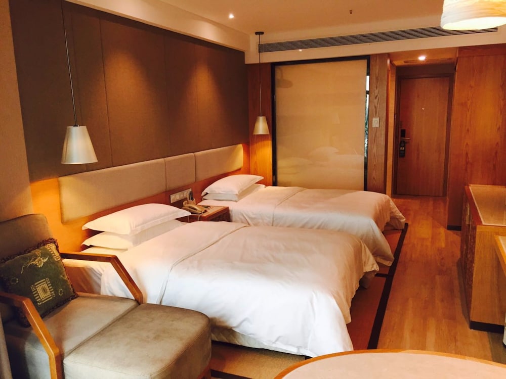 Excemon Beihai Beach Hotel 8/28