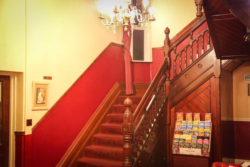 Croft Hotel 44/60