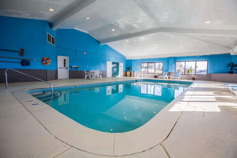 swimming pool spa