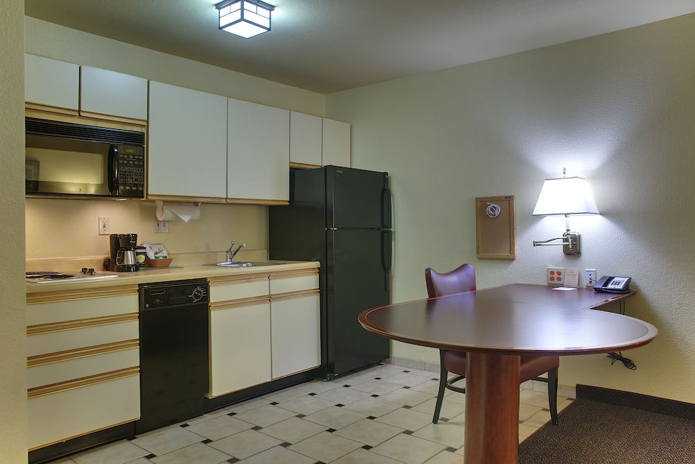 Larkspur Landing Hillsboro - An All-Suite Hotel 41/52