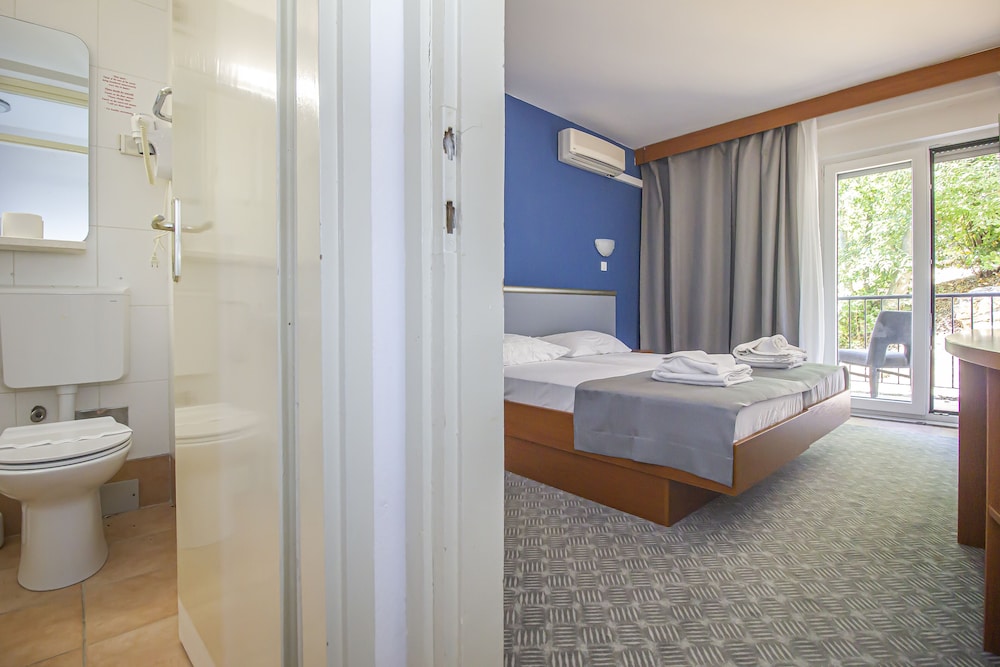 Hotel Lumbarda 23/63