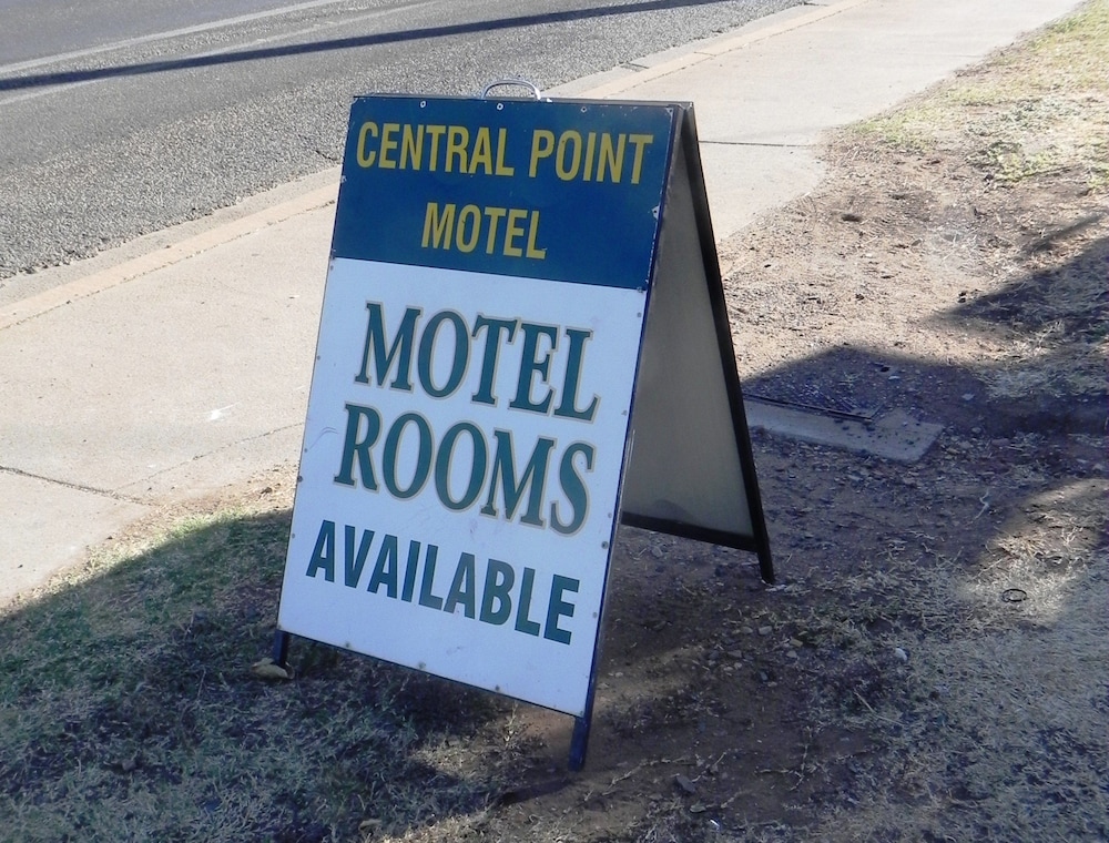 CENTRAL POINT MOTEL 5/61
