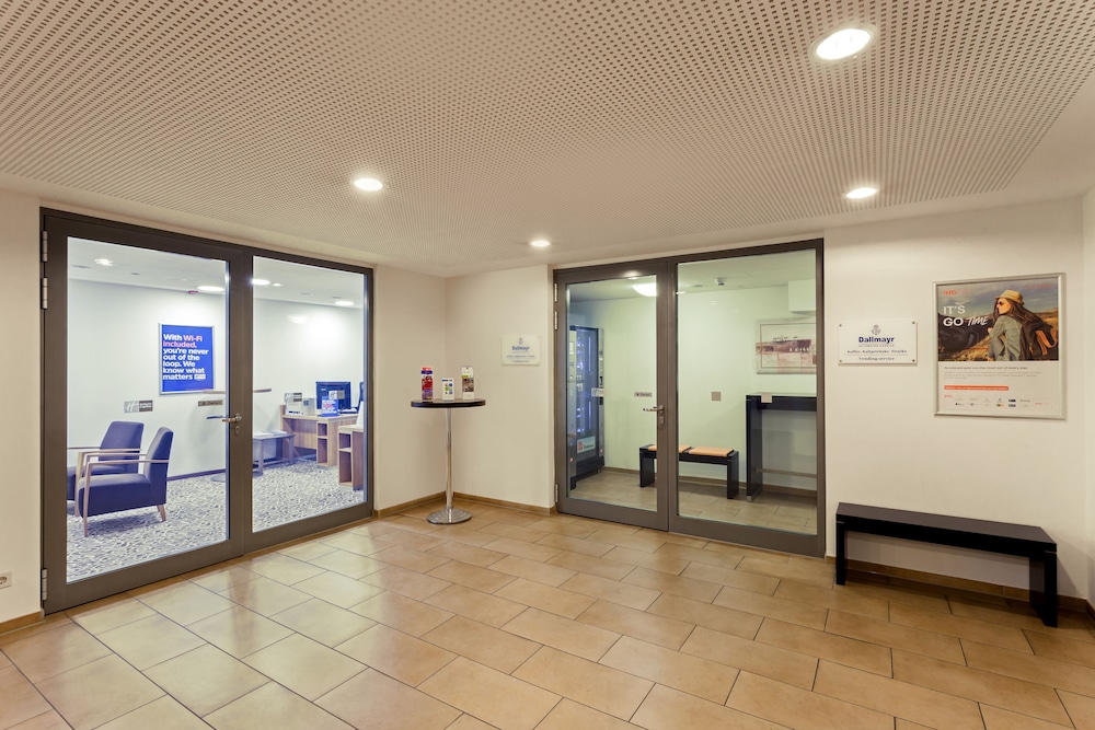 HOLIDAY INN EXPRESS NURNBERG SCHWABACH 12/79