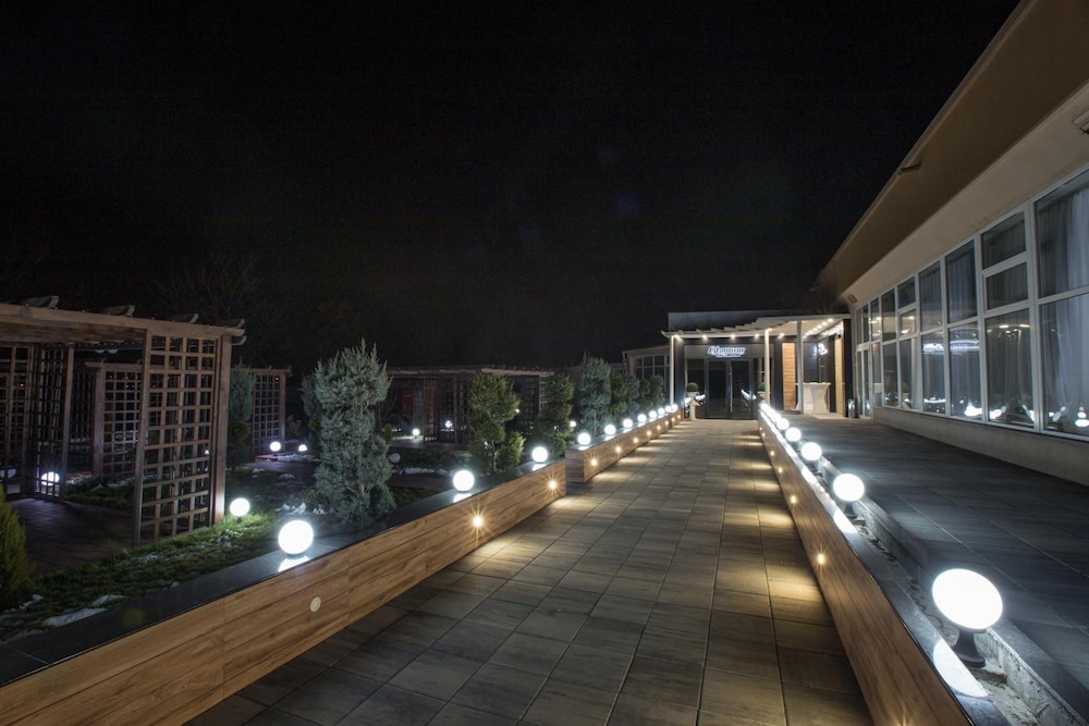 HOTEL CRAIOVITA 3/50