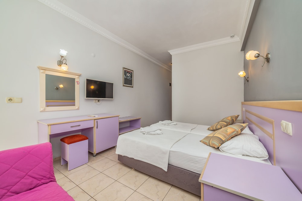 Majestic Hotel 22/52