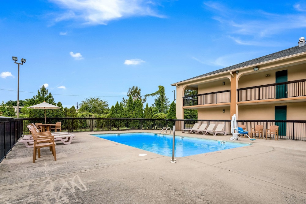 Quality Inn Battleboro - Rocky Mount 21/38