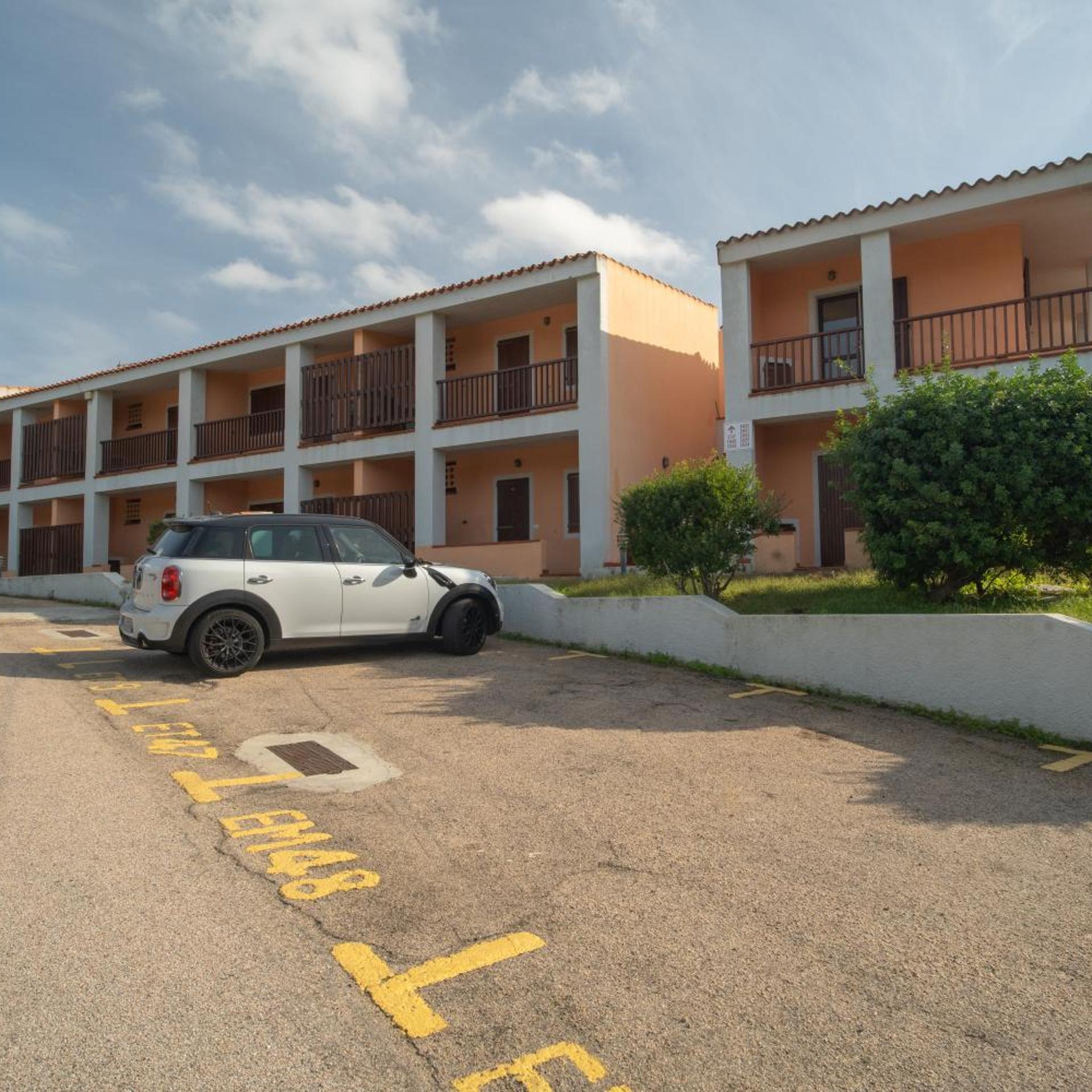 Ahr Costa Serena Village 37/50