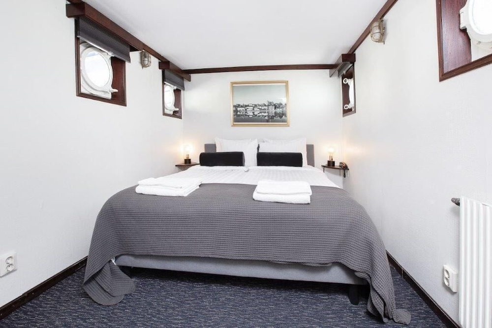 Suite, Queen Bed